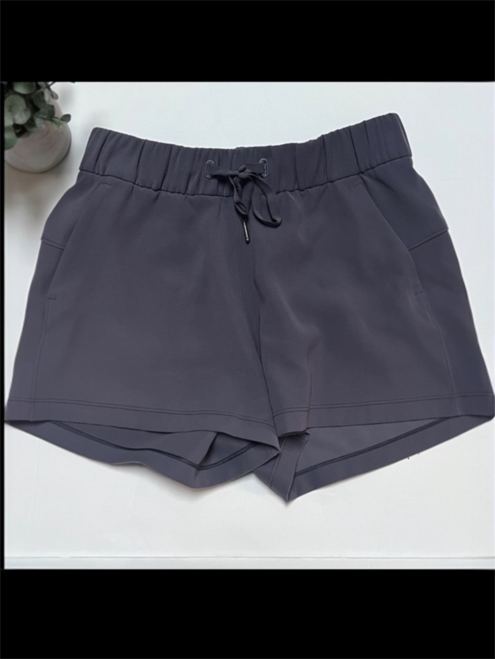Lululemon On The Fly Shorts Woven 2.5” Moonwalk